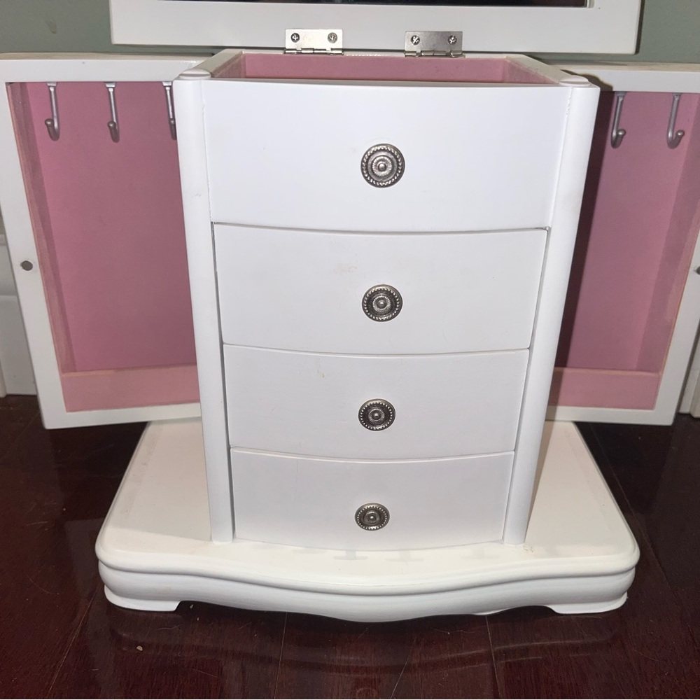 White Jewelry Box - Picture 3 of 11